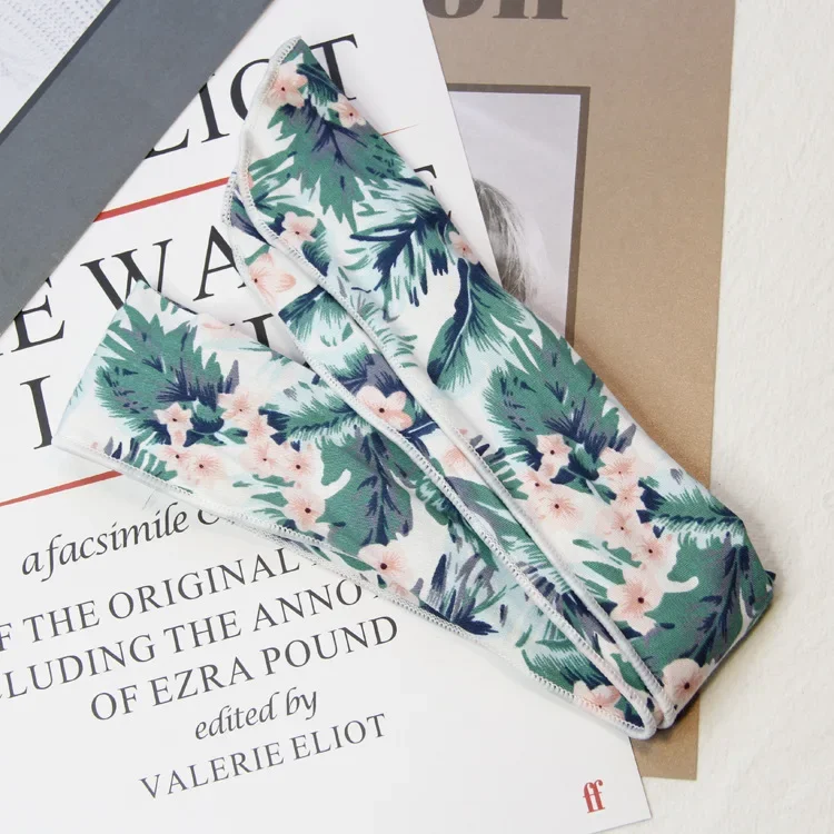 2pcs Women's Fashion Turban Headbands Summer Chiffon Floral Headband Wide Blue Hair Wrap Hair Accessories for All Ages
2pcs Women's Fashion Turban Headbands Summer Chiffon Floral Headband Wide Blue Hair Wrap Hair Accessories for All Ages