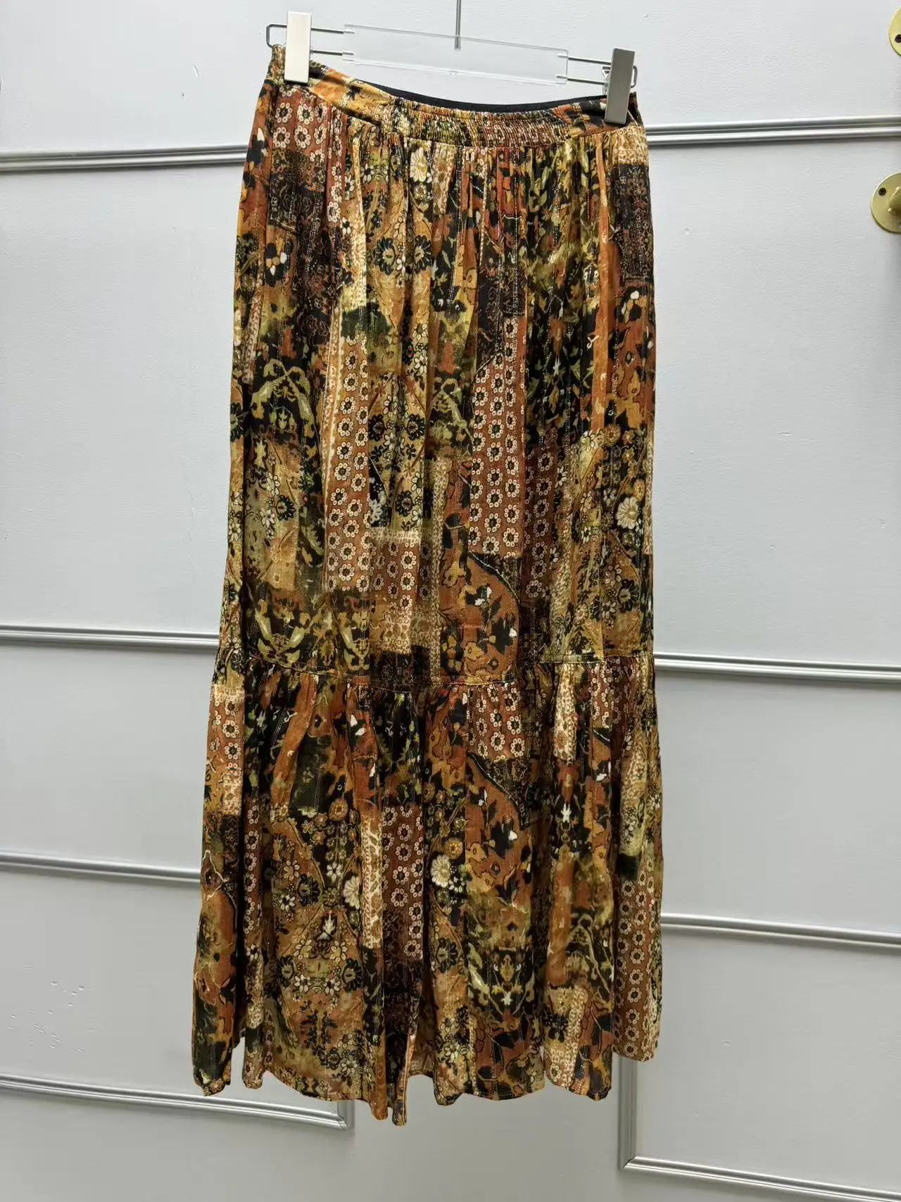 Retro Printed Gold-d Midi Skirt Women's Casual Stand Fit Pleated Long Skirt Autumn Winter New Sle Small ence
Retro Printed Gold-d Midi Skirt Women's Casual Stand Fit Pleated Long Skirt Autumn Winter New Sle Small ence