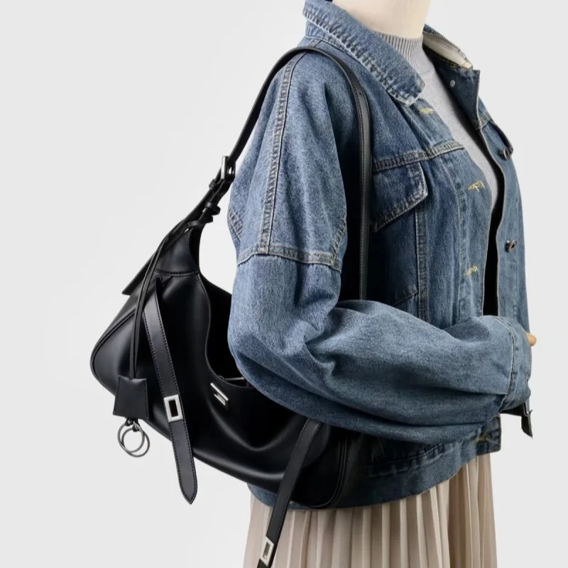 Stylish Underarm Bag Large Capacity Tote Bag Cowhide Shoulder Bag Commuter Pocket Bag Soft
Stylish Underarm Bag Large Capacity Tote Bag Cowhide Shoulder Bag Commuter Pocket Bag Soft