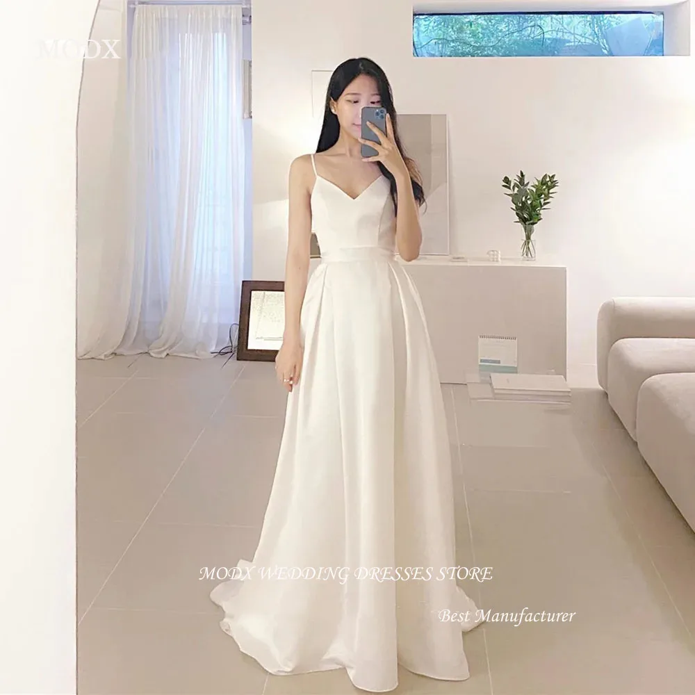 MODX Korea V Neck Wedding Dress Photography Sleeveless Satin A Line Bridal Gown Floor Length 2025 Custom Made
MODX Korea V Neck Wedding Dress Photography Sleeveless Satin A Line Bridal Gown Floor Length 2025 Custom Made