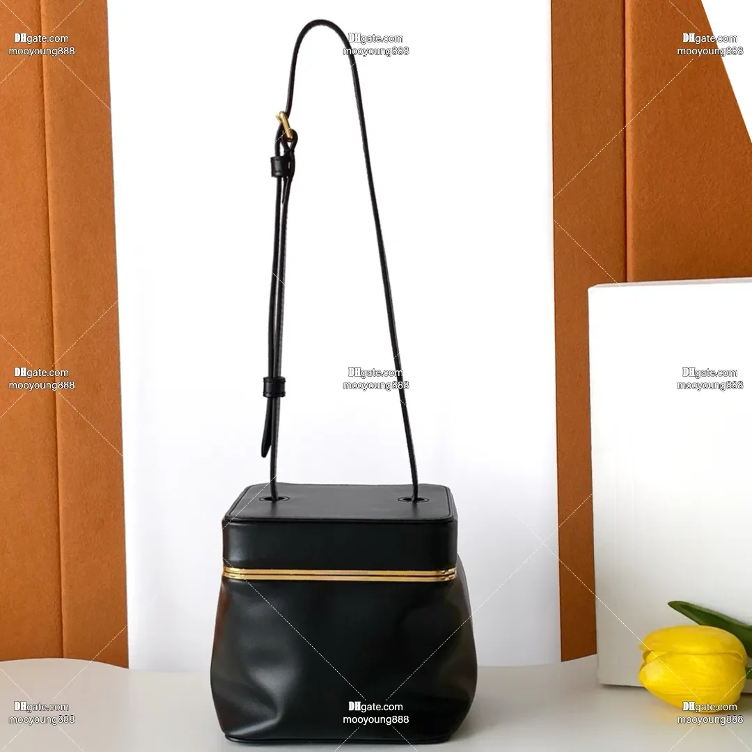 wholesale price 12A upgrade mirror quality designer mini box bag genuine leather frame handbags women 12.5cm luxury
wholesale price 12A upgrade mirror quality designer mini box bag genuine leather frame handbags women 12.5cm luxury