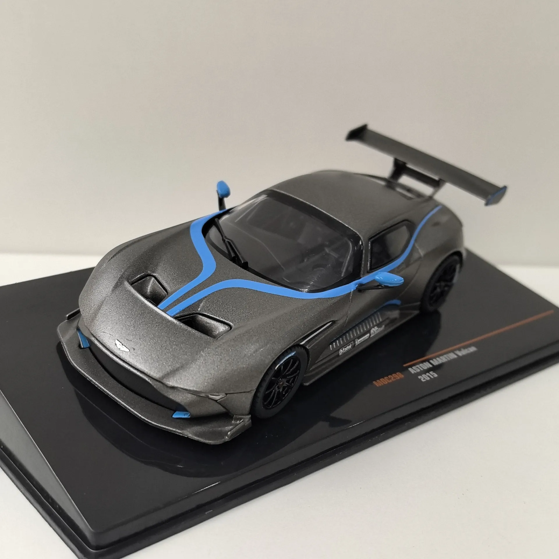 Diecast IXO 1:43 Scale Aston Martin Vulcan 2015 Aston Martin Supercar Alloy Car Model Collectible Toy Gift Souvenir Display
Diecast IXO 1:43 Scale Aston Martin Vulcan 2015 Aston Martin Supercar Alloy Car Model Collectible Toy Gift Souvenir Display
