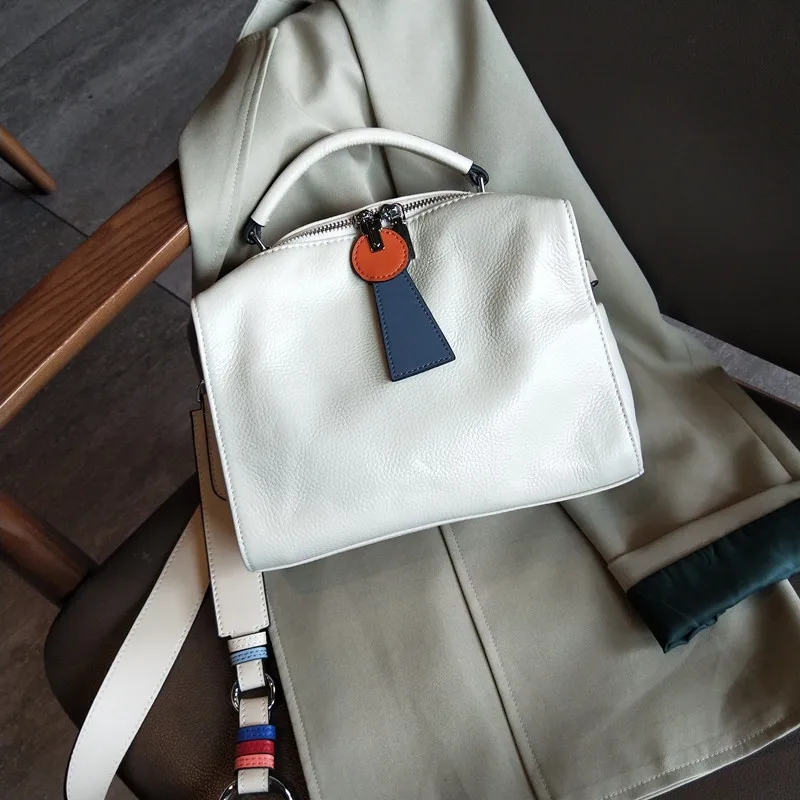 FIRMRANCH Casual Large Capacity Soft Texture Granular Cowhide Female Handbag Diagonal Cross Bag Contrasting Color Design Stylish
FIRMRANCH Casual Large Capacity Soft Texture Granular Cowhide Female Handbag Diagonal Cross Bag Contrasting Color Design Stylish