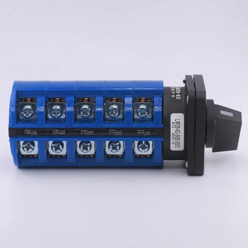 Переключатель LW39-63-90B-55/5, двухскоростной пятипроводной переключатель с двойным питанием, для ручного и автоматического управления двигателем, 63А
Переключатель LW39-63-90B-55/5, двухскоростной пятипроводной переключатель с двойным питанием, для ручного и автоматического управления двигателем, 63А