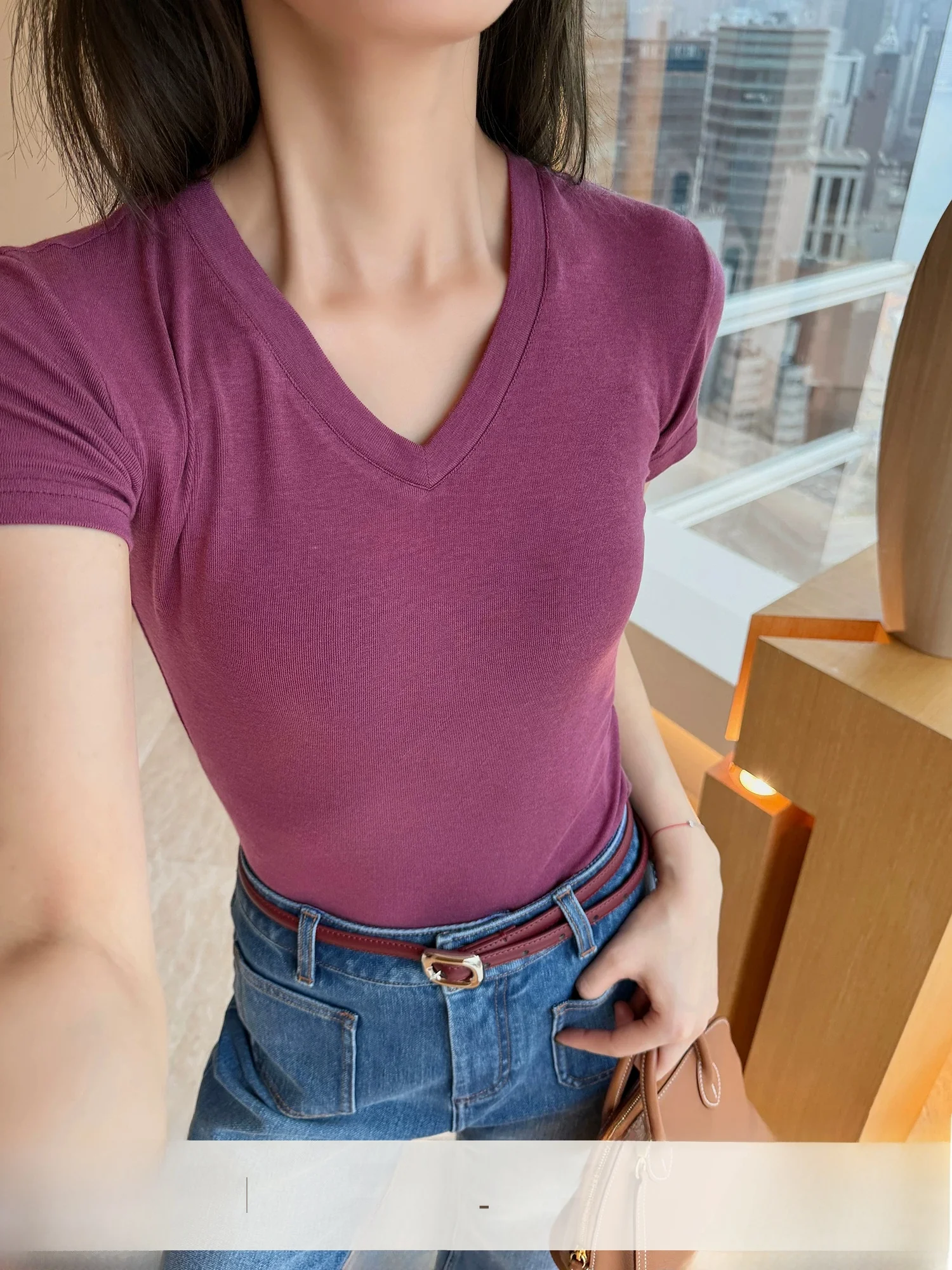 Yang Xiaoyao Smooth Slimming Wool Blend Short Sleeve T-Shirt Women's Versatile Basic V-Neck Top Breathable Comfortable Spring...
Yang Xiaoyao Smooth Slimming Wool Blend Short Sleeve T-Shirt Women's Versatile Basic V-Neck Top Breathable Comfortable Spring...