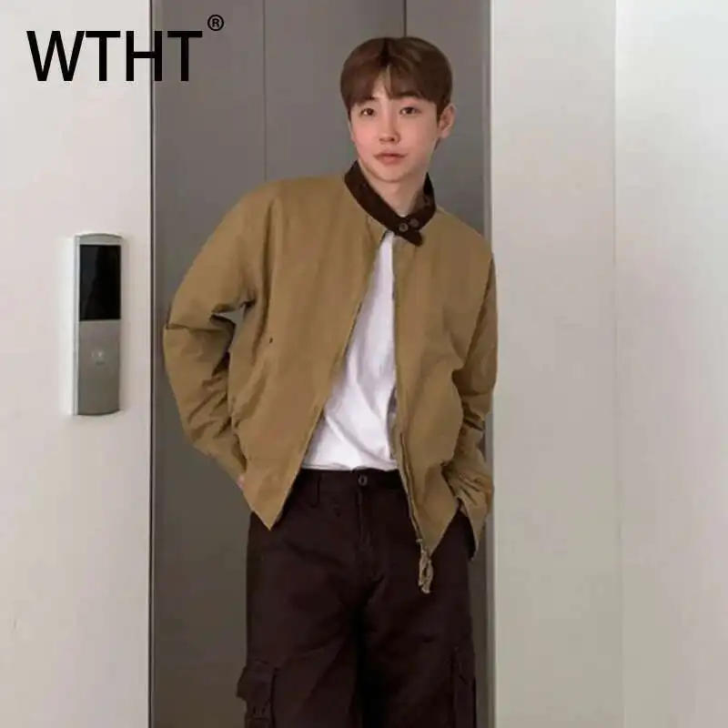 WTHT Fashion Men’s Pockets Double Zipper Design Coats Vintage Contrast Color Stand Color Casual Jackets Male 2025 Summer 2A0661
WTHT Fashion Men’s Pockets Double Zipper Design Coats Vintage Contrast Color Stand Color Casual Jackets Male 2025 Summer 2A0661