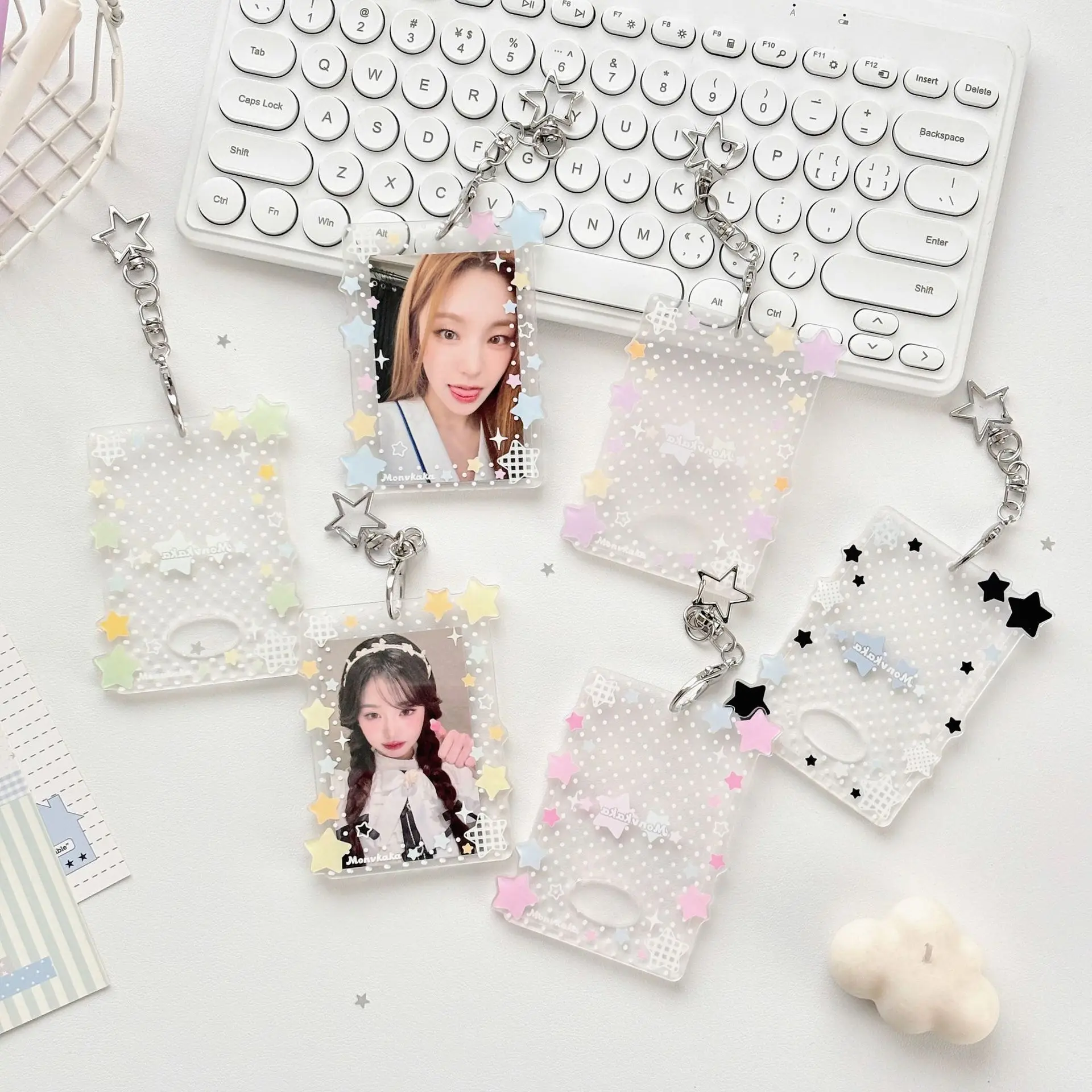 INS Fashion Stars Transparent Acrylic Bag Pendant 3in Card Holder Cute Girl Idol Photo Storage Card Bag Decoration Keychain Kpop
INS Fashion Stars Transparent Acrylic Bag Pendant 3in Card Holder Cute Girl Idol Photo Storage Card Bag Decoration Keychain Kpop