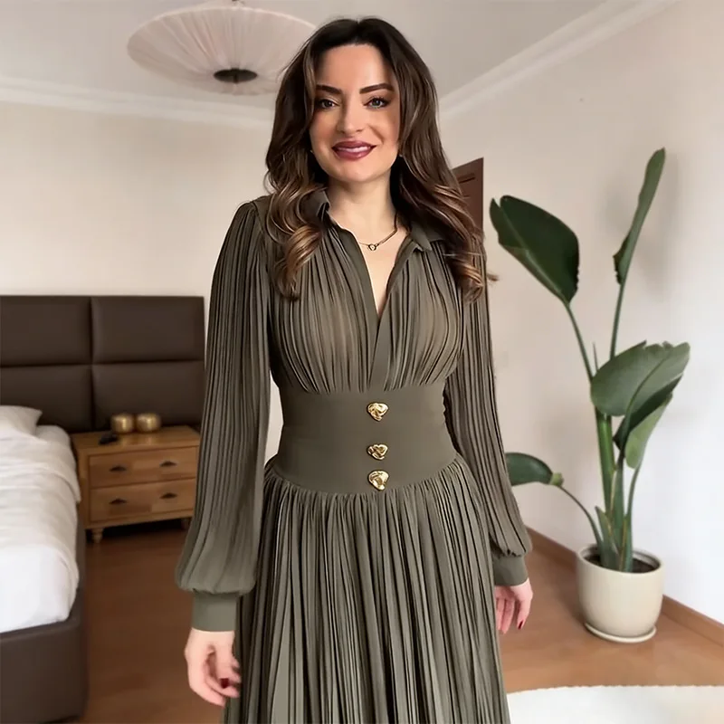 2026 Cross-border New Fashion Solid Color Long Sleeve POLO Neck Button Pleated Dress
2026 Cross-border New Fashion Solid Color Long Sleeve POLO Neck Button Pleated Dress