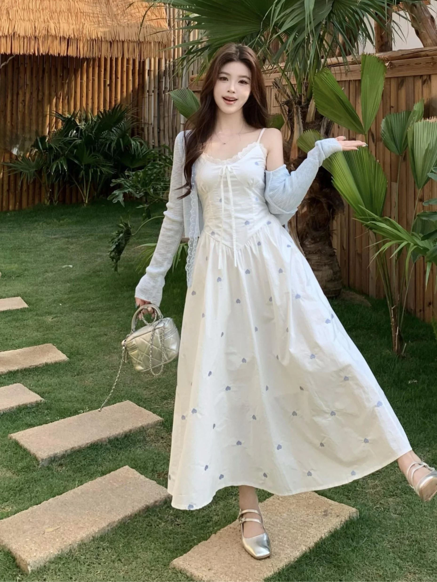 plus Size Summer New Waist-Cinching Slimming Girl Gentle Wind Mid-Length Dress Versatile Open Cardigan Top Two-Piece Set
plus Size Summer New Waist-Cinching Slimming Girl Gentle Wind Mid-Length Dress Versatile Open Cardigan Top Two-Piece Set