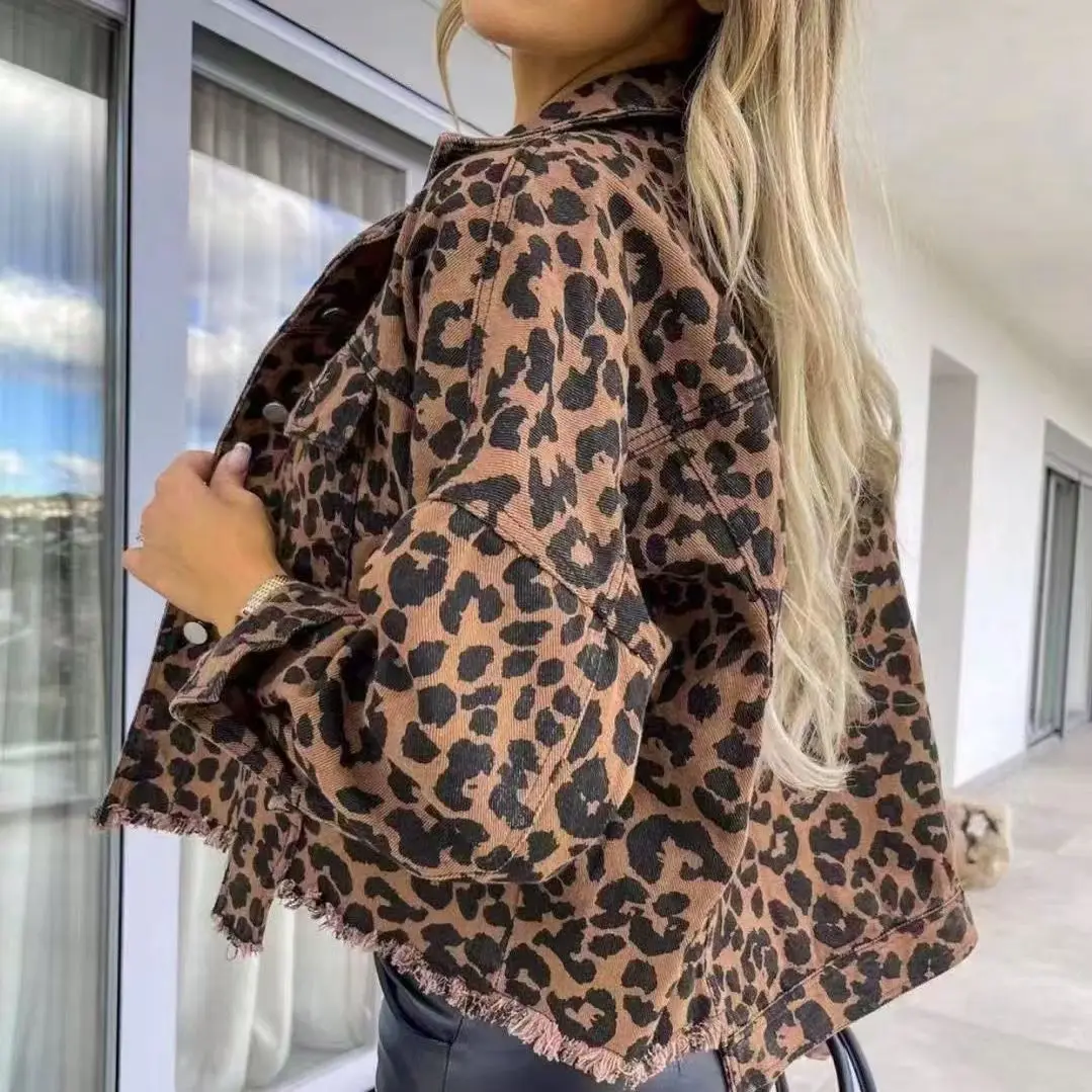 Loose short coat leopard print large size new denim short coat fashion top versatile jacket
Loose short coat leopard print large size new denim short coat fashion top versatile jacket