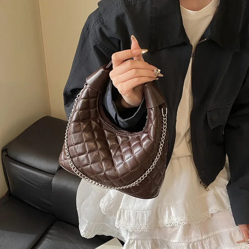 2025 New! French Exquisite Women's Hand - Carry Bag - Premium Material, Diamond - Look Chain Shoulder Small Crossbody
2025 New! French Exquisite Women's Hand - Carry Bag - Premium Material, Diamond - Look Chain Shoulder Small Crossbody