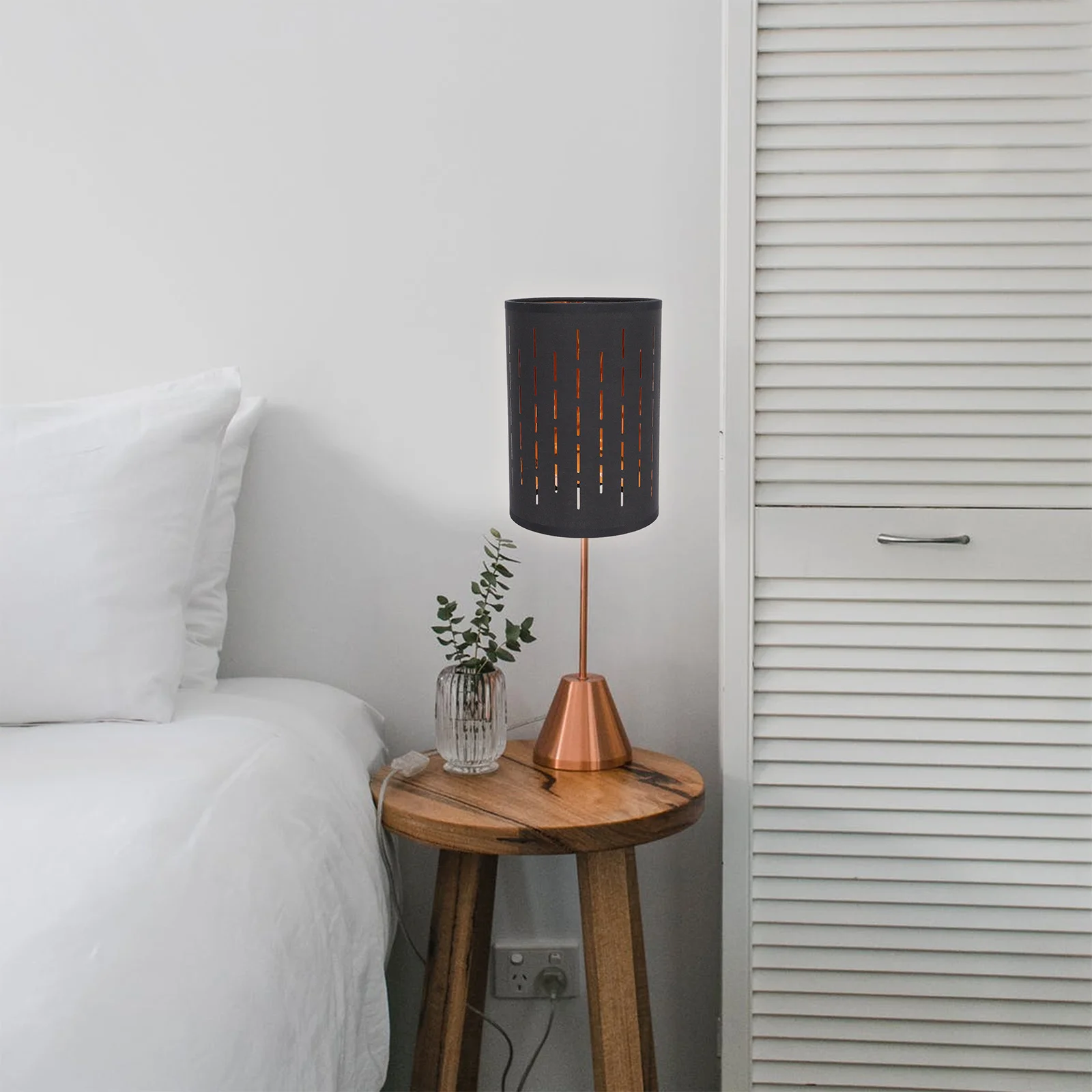 Hollow Round Lampshade Durable Cloth Metal Modern Bedroom Table Lamp Decor Practical Light Cover Home Gift Light Accessory
Hollow Round Lampshade Durable Cloth Metal Modern Bedroom Table Lamp Decor Practical Light Cover Home Gift Light Accessory