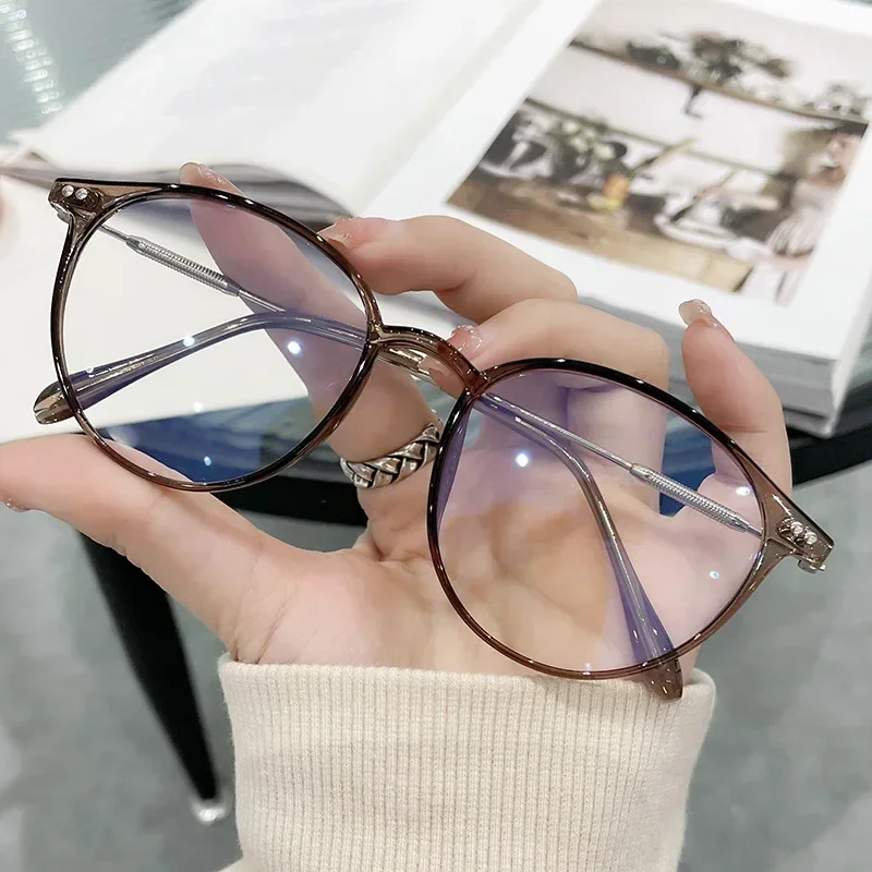 Anti-Blue Light Glasses Retro Oval/Round Metal Frame, Vintage Computer Eyewear with Protective Lens, Fashion Optical Frames
Anti-Blue Light Glasses Retro Oval/Round Metal Frame, Vintage Computer Eyewear with Protective Lens, Fashion Optical Frames