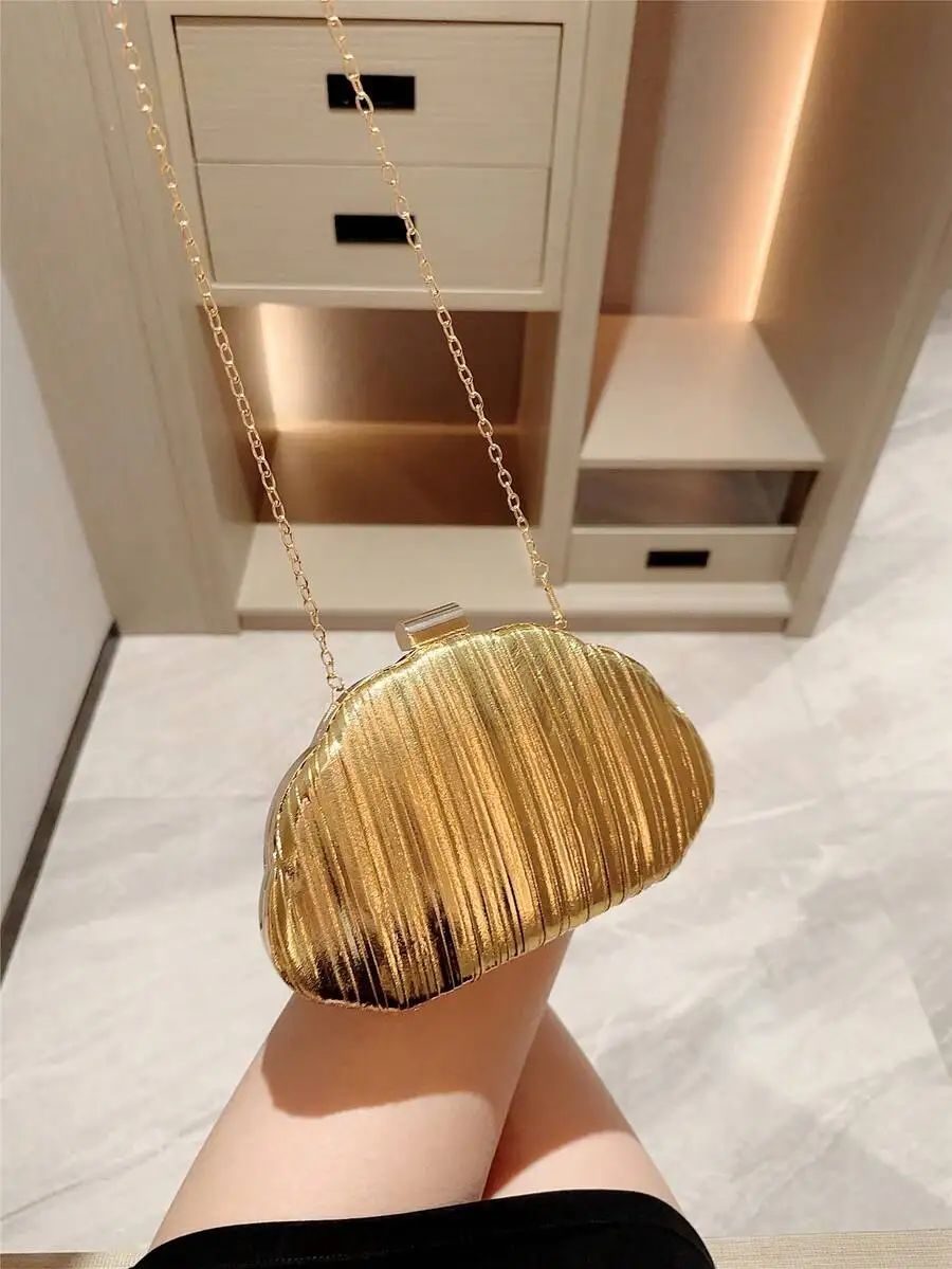 Shiny Pleated Clutch Evening Bag With Chain Strap For Women
Shiny Pleated Clutch Evening Bag With Chain Strap For Women