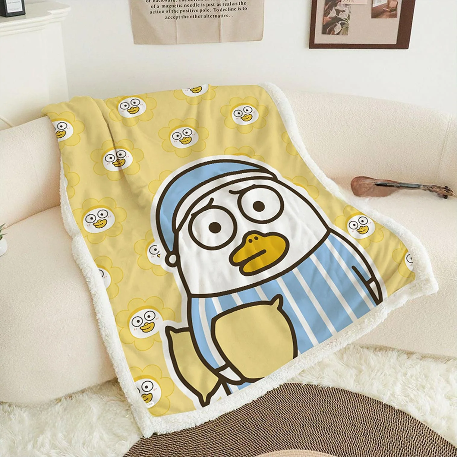 Теплое двустороннее флисовое одеяло Cute Little Liu Du, повседневное одеяло для студентов, для сна в общежитии, плед-накидка на плечи, осень-зима
Теплое двустороннее флисовое одеяло Cute Little Liu Du, повседневное одеяло для студентов, для сна в общежитии, плед-накидка на плечи, осень-зима