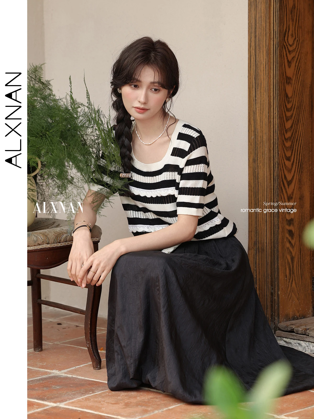 ALXNAN Black Striped Knitwear 2025 Summer Cotton Contrast Color Short Sleeve T-shirt for Women Casual Loose Office Top L53571
ALXNAN Black Striped Knitwear 2025 Summer Cotton Contrast Color Short Sleeve T-shirt for Women Casual Loose Office Top L53571