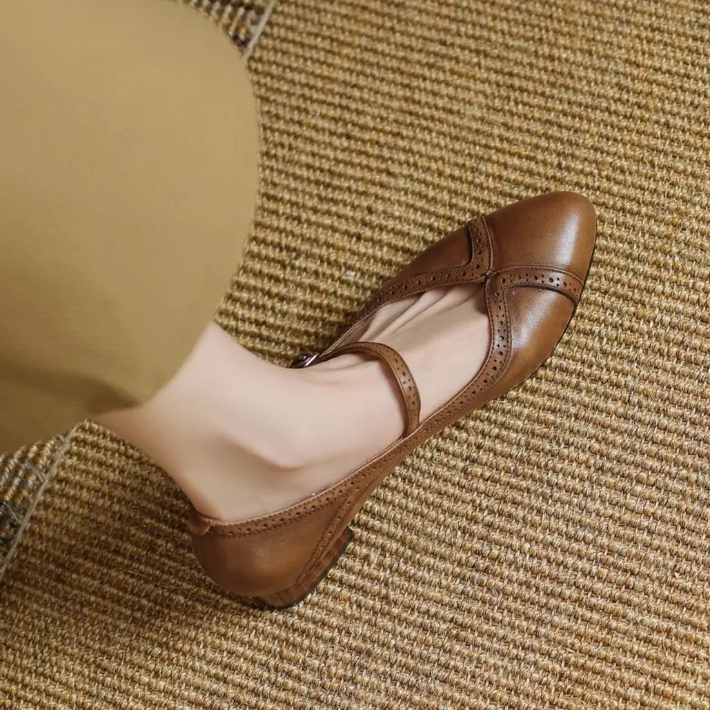 Spring Autumn Vintage Pumps One Strap Mary Jane Brogue Shoes Woman Cowhide Pumps On Heel 3 CM French Style ShoesRetro Low Heels
Spring Autumn Vintage Pumps One Strap Mary Jane Brogue Shoes Woman Cowhide Pumps On Heel 3 CM French Style ShoesRetro Low Heels