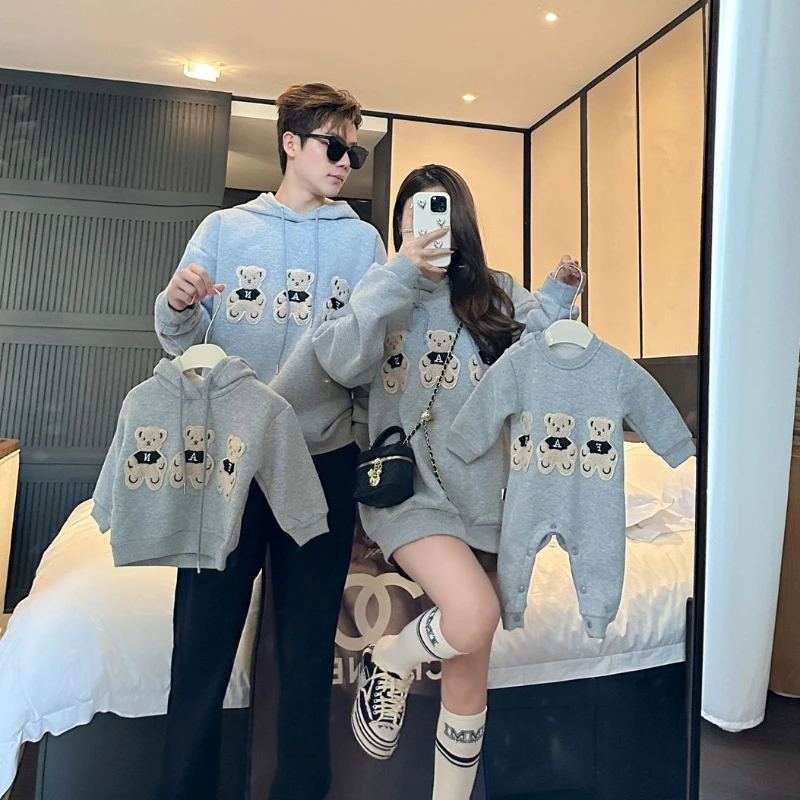 2023 Warm Thick Dad Mom and Daughter Son Winter Family Matching Long Sleeve Hoodies Bear Cute Infant's Romper Hooded Sweatshirt
2023 Warm Thick Dad Mom and Daughter Son Winter Family Matching Long Sleeve Hoodies Bear Cute Infant's Romper Hooded Sweatshirt