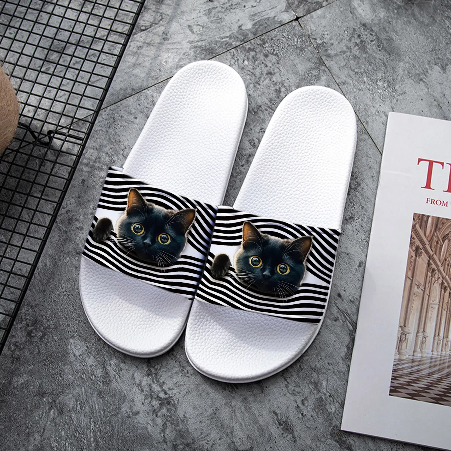 Cute Cat Print PVC Slippers, Casual All-Season Slip-on Indoor/Outdoor Slides, Comfortable Home Bathroom Footwear
Cute Cat Print PVC Slippers, Casual All-Season Slip-on Indoor/Outdoor Slides, Comfortable Home Bathroom Footwear