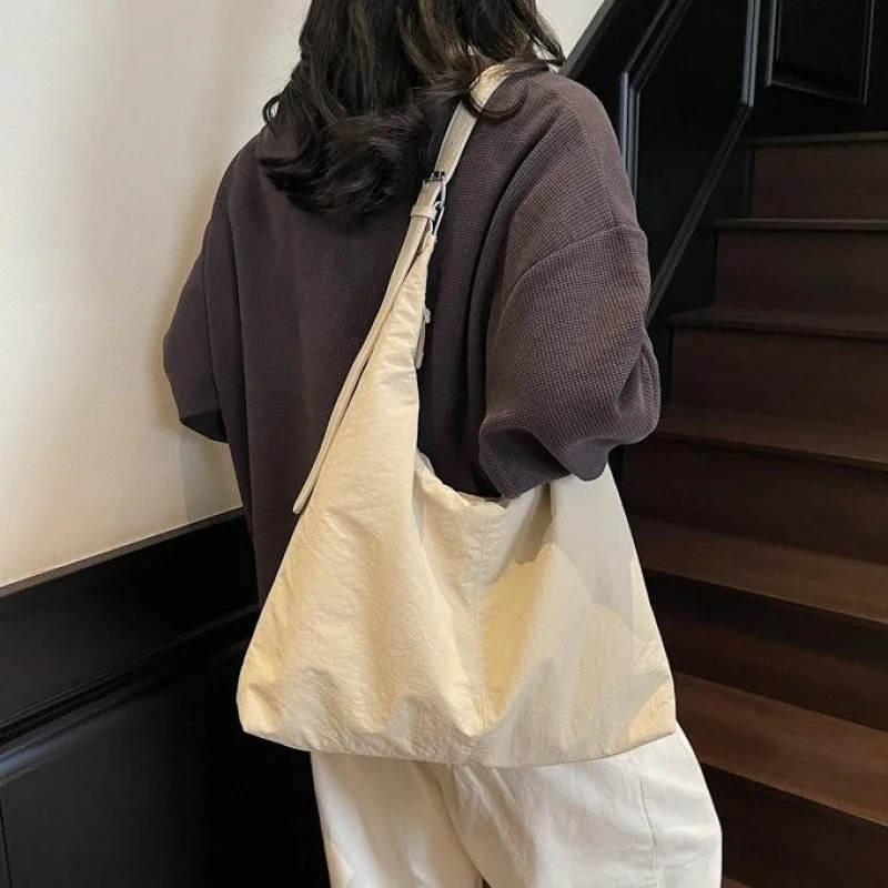 2025 New High-end Luxury Brand Ladies Leather Shoulder Bag Famous Designer Simple Paris Vintage
2025 New High-end Luxury Brand Ladies Leather Shoulder Bag Famous Designer Simple Paris Vintage