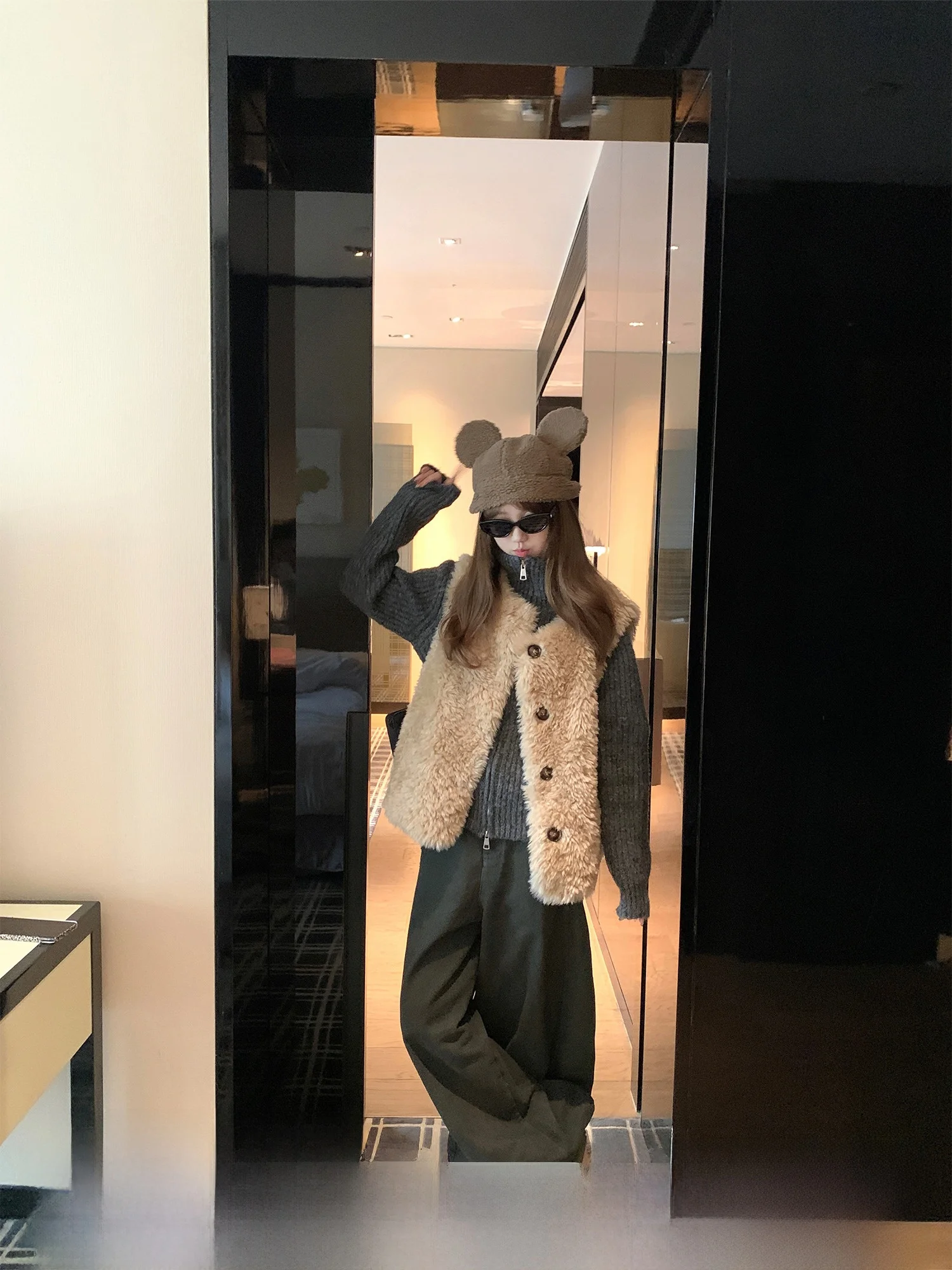 Sli Ретро Faionable Меховой Жилет Женская Новая Верхняя Одежда Многослойный Жилет Сахарный Клен Пряники Винтаж Приманка на Пуговицах
Sli Ретро Faionable Меховой Жилет Женская Новая Верхняя Одежда Многослойный Жилет Сахарный Клен Пряники Винтаж Приманка на Пуговицах