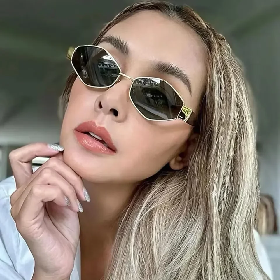 Fashion Hexagon Sunglasses Women 2024 Luxury Brand Design Unique Polygon Sun Glasses Men Vintage Small Frame Eyewear Shades
Fashion Hexagon Sunglasses Women 2024 Luxury Brand Design Unique Polygon Sun Glasses Men Vintage Small Frame Eyewear Shades
