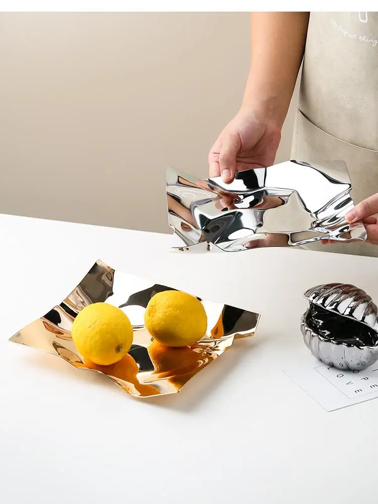 Nordic Style Fruit Tray Irregular Metal Storage Golden Plating Fashion Personality Home Decorative
Nordic Style Fruit Tray Irregular Metal Storage Golden Plating Fashion Personality Home Decorative