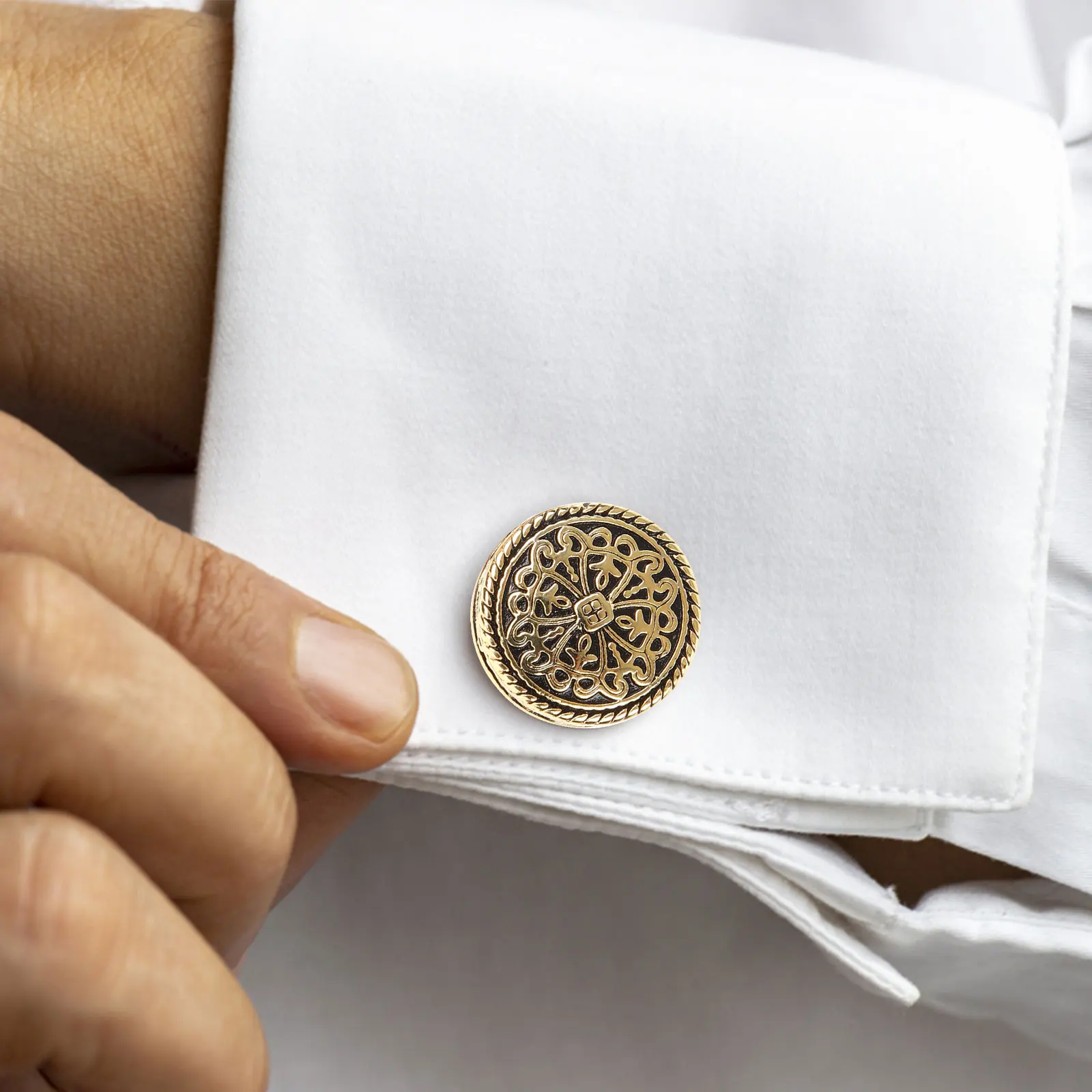 2pcs Retro Cuff Links Vintage Men'S Business Wedding Shirt Groom Gift Cufflinks Classic Elegant Accessories For Anniversary
2pcs Retro Cuff Links Vintage Men'S Business Wedding Shirt Groom Gift Cufflinks Classic Elegant Accessories For Anniversary