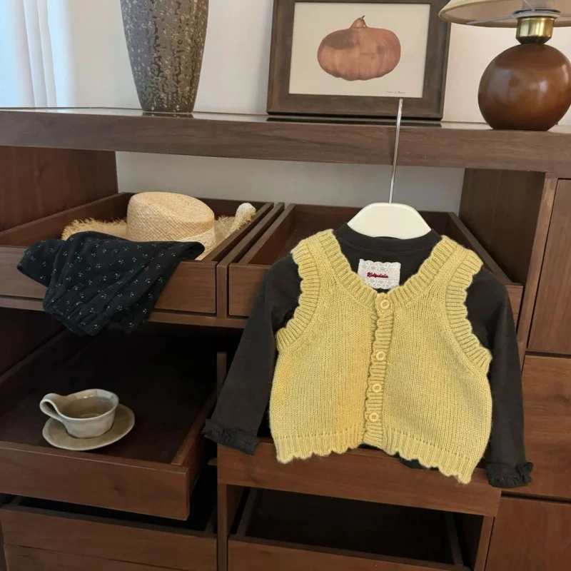 01-Sweet and Cute Yellow Korean Style Baby Girl Adorable Brightening Yellow Knitted Vest with Lace TrimTT-shirt Suit
01-Sweet and Cute Yellow Korean Style Baby Girl Adorable Brightening Yellow Knitted Vest with Lace TrimTT-shirt Suit