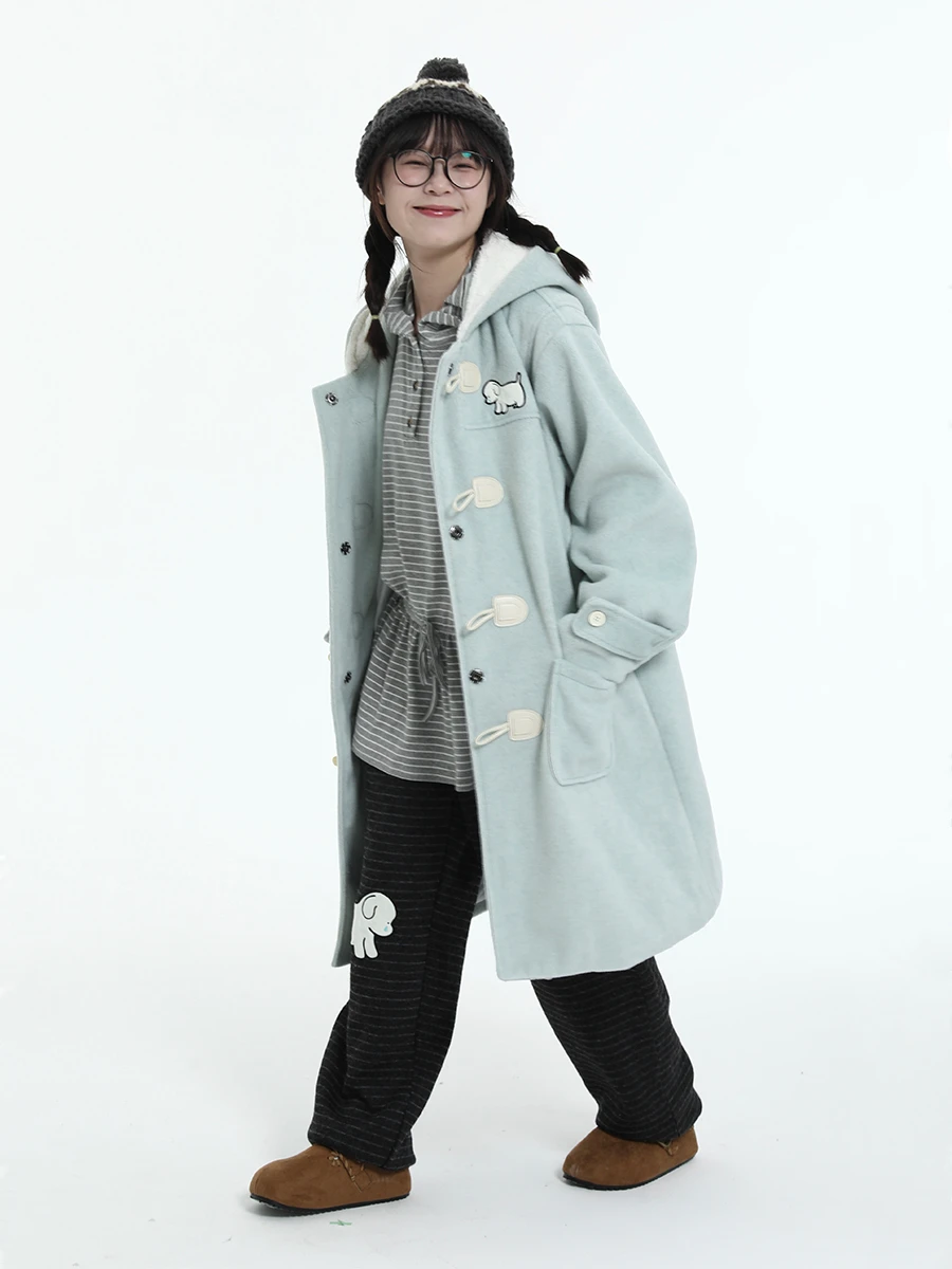 Mint Salt Woolen Coat with Embroidery And Large Button Fastening for Women Thiened Winter Outerwear Polyester 75% Wool 25%
Mint Salt Woolen Coat with Embroidery And Large Button Fastening for Women Thiened Winter Outerwear Polyester 75% Wool 25%
