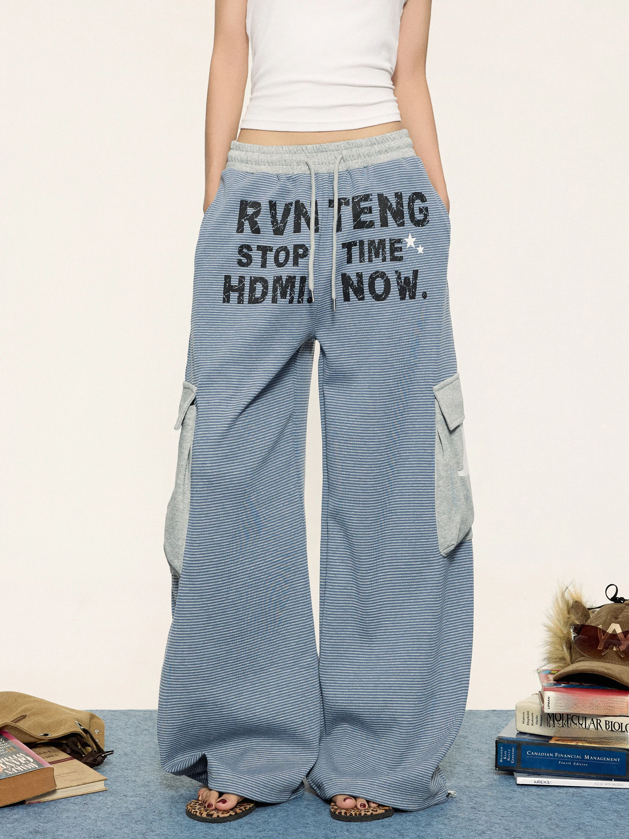 American Style Workwear Wide Leg Pants Women's Drawstring Letter Print Loose Fit Casual Trousers City Walk Suitable
American Style Workwear Wide Leg Pants Women's Drawstring Letter Print Loose Fit Casual Trousers City Walk Suitable