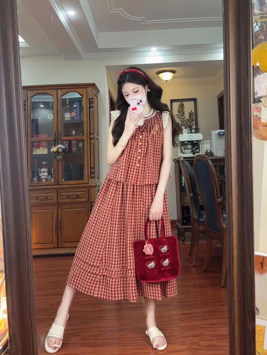 Summer Outfit Women's Artistic Retro Red Plaid Lace Trim Miniature Sleeve Vest Top Half-length Skirt Two-piece Set
Summer Outfit Women's Artistic Retro Red Plaid Lace Trim Miniature Sleeve Vest Top Half-length Skirt Two-piece Set