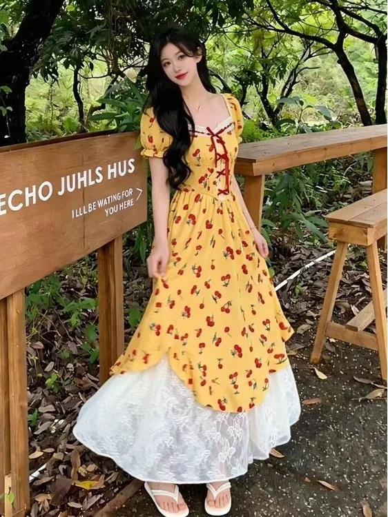 Summer Sweet Floral Print Square Neck Bubble Sleeve plus Size Dress Irregular Splicing Lace Hem Square Collar Gown for Women
Summer Sweet Floral Print Square Neck Bubble Sleeve plus Size Dress Irregular Splicing Lace Hem Square Collar Gown for Women