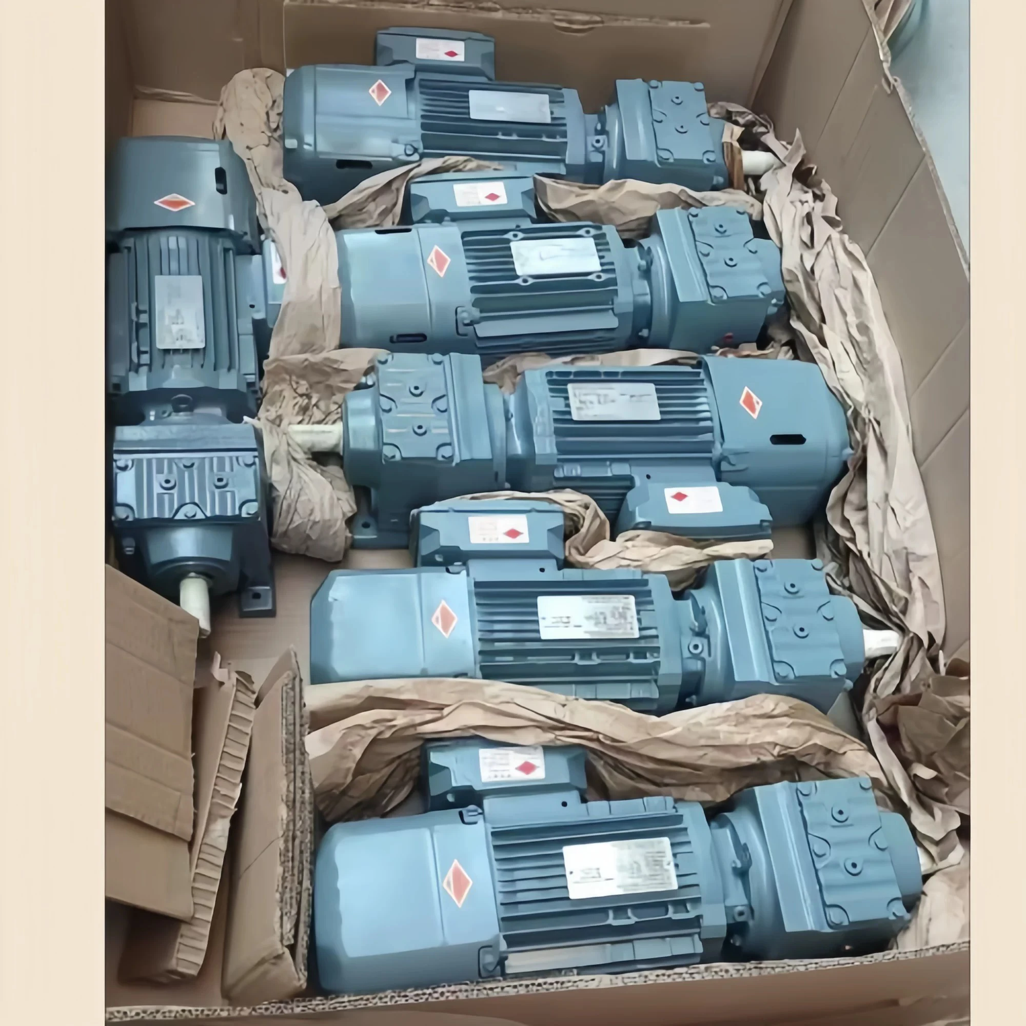 SEW-EURODRIVE RM Series Torque Arm Helical Gear Reducer RM37 RM47 RM57 RM67 Factory Direct IE3
SEW-EURODRIVE RM Series Torque Arm Helical Gear Reducer RM37 RM47 RM57 RM67 Factory Direct IE3