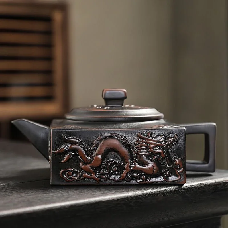 Purple Pottery Vintage Teapot Ceramic Carve Kung Fu Teapot Single Teapot Pu'er Tea Making Device Tea Sets Chinese Tea Pot
Purple Pottery Vintage Teapot Ceramic Carve Kung Fu Teapot Single Teapot Pu'er Tea Making Device Tea Sets Chinese Tea Pot