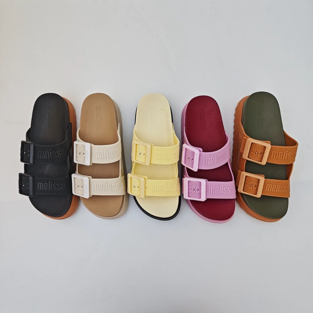 Mini Melissa2025 Summer New Outdoor Women's High Quality Slippers Fashion Comfortable Buckle Flat Sandals Casual Large Size 40
Mini Melissa2025 Summer New Outdoor Women's High Quality Slippers Fashion Comfortable Buckle Flat Sandals Casual Large Size 40