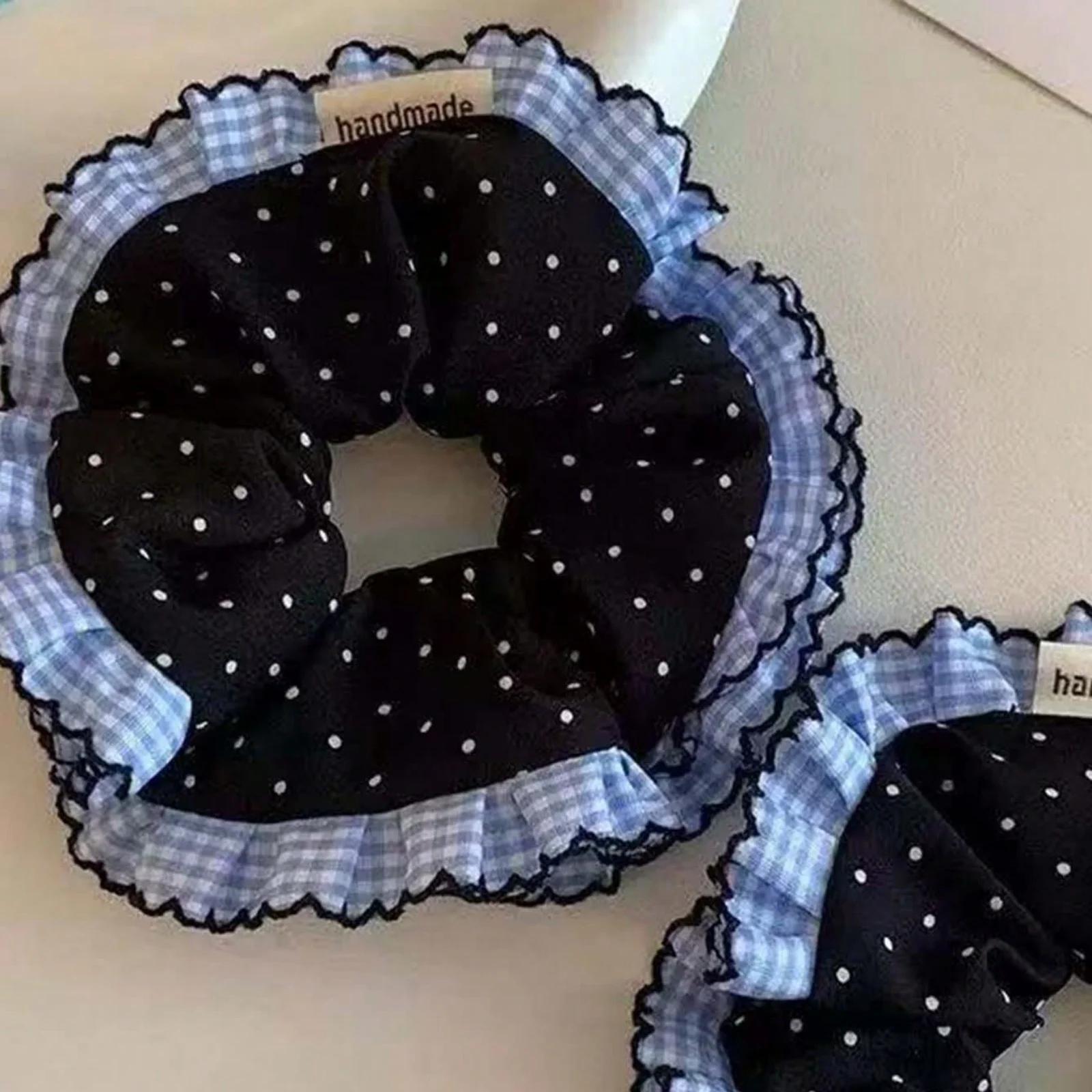 1 шт. резинка для волос в художественном стиле с синим клетчатым и горошковым узором, кружевная, черная резинка для волос/резинка для прически/резинка-пружинка для пучка
1 шт. резинка для волос в художественном стиле с синим клетчатым и горошковым узором, кружевная, черная резинка для волос/резинка для прически/резинка-пружинка для пучка