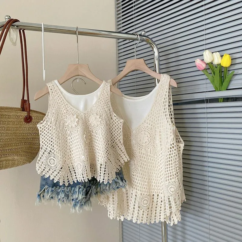 Summer Girls Three-piece Set Baby Foreign Style Children's Personality Trendy Hollow Vest Suspender Ripped Denim Shorts 
Summer Girls Three-piece Set Baby Foreign Style Children's Personality Trendy Hollow Vest Suspender Ripped Denim Shorts