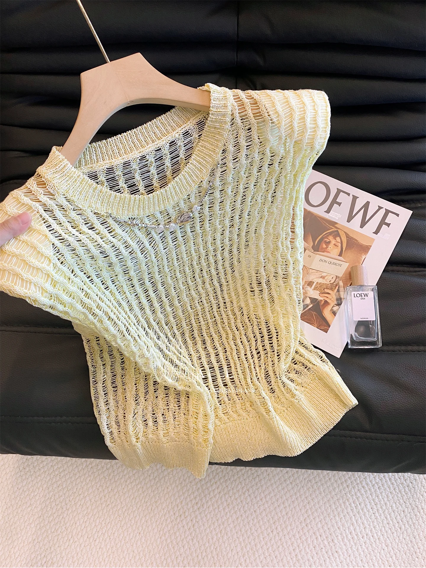 Dopamine Yellow Sleeveless Knitted Vest Women's Loose Breathable Shoulder Pad round Neck Spring New Style Casual Fashion
Dopamine Yellow Sleeveless Knitted Vest Women's Loose Breathable Shoulder Pad round Neck Spring New Style Casual Fashion