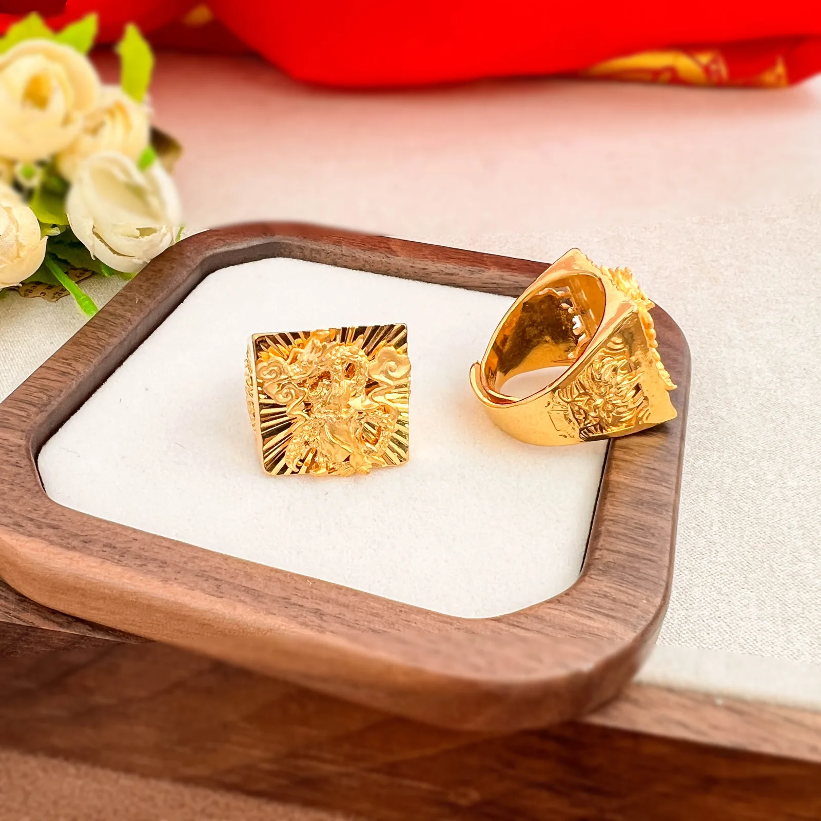 The same men's ring from the gold shop with an open mouth, 9999 24K real goldfeaturing a golden crown and dragon relief, is a
The same men's ring from the gold shop with an open mouth, 9999 24K real goldfeaturing a golden crown and dragon relief, is a