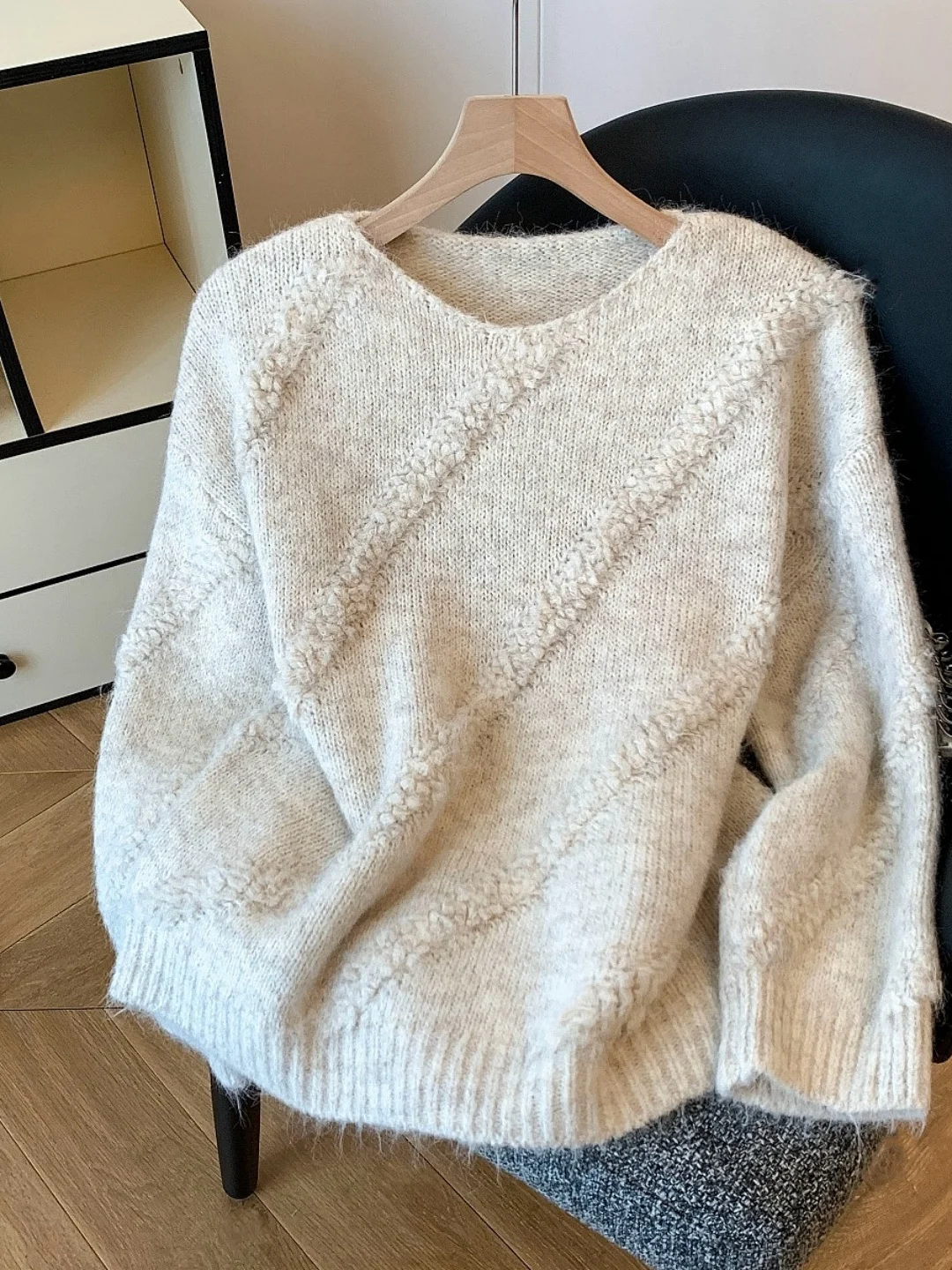 Chic Korean Style Women's Sweater Soft Cozy Unique Knitted Shirt Gentle Top Autumn Winter New Arrival Comfortable round Neck ...
Chic Korean Style Women's Sweater Soft Cozy Unique Knitted Shirt Gentle Top Autumn Winter New Arrival Comfortable round Neck ...