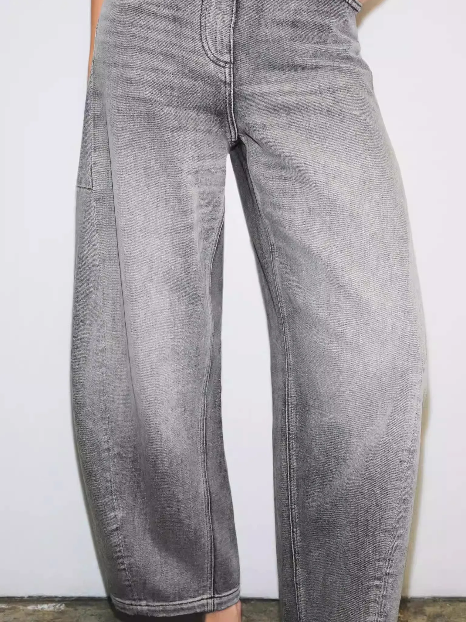 Loose Balloon Style Women's Jeans mid Waist Washed Nine Points Casual Straight Leg Jeans Autumn New Arrival Boyfriend Style
Loose Balloon Style Women's Jeans mid Waist Washed Nine Points Casual Straight Leg Jeans Autumn New Arrival Boyfriend Style