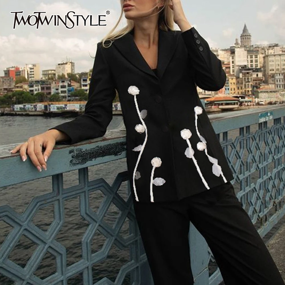 TWOTWINSTYLE хит цвета сращенные аппликации модные куртки для женщин с лацканами и длинными рукавами лоскутная однобортная куртка женская
TWOTWINSTYLE хит цвета сращенные аппликации модные куртки для женщин с лацканами и длинными рукавами лоскутная однобортная куртка женская