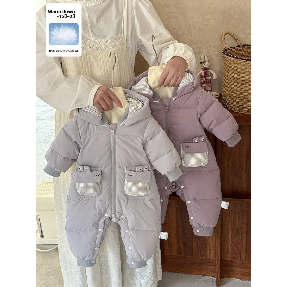 Детский пуховый комбинезон, съемная шапка, костюм для скалолазания, хлопчатобумажная ткань, теплая белая ду-пух, A-класс, зимнее новое поступление
Детский пуховый комбинезон, съемная шапка, костюм для скалолазания, хлопчатобумажная ткань, теплая белая ду-пух, A-класс, зимнее новое поступление