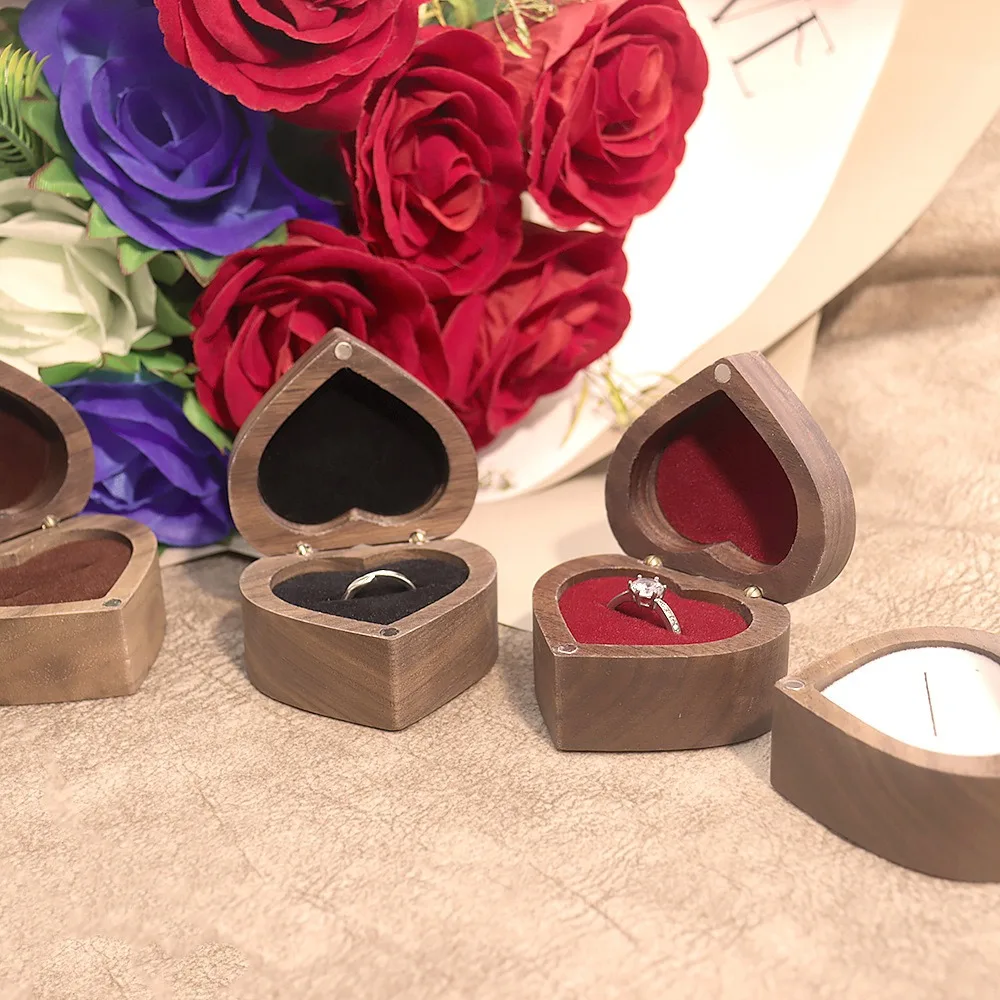 1/2 Slots Heart Rings Holder Wedding Proposal Walnut Wood Rings Box Packaging Storage Rings Bearer Box Marriage Anniversary
1/2 Slots Heart Rings Holder Wedding Proposal Walnut Wood Rings Box Packaging Storage Rings Bearer Box Marriage Anniversary