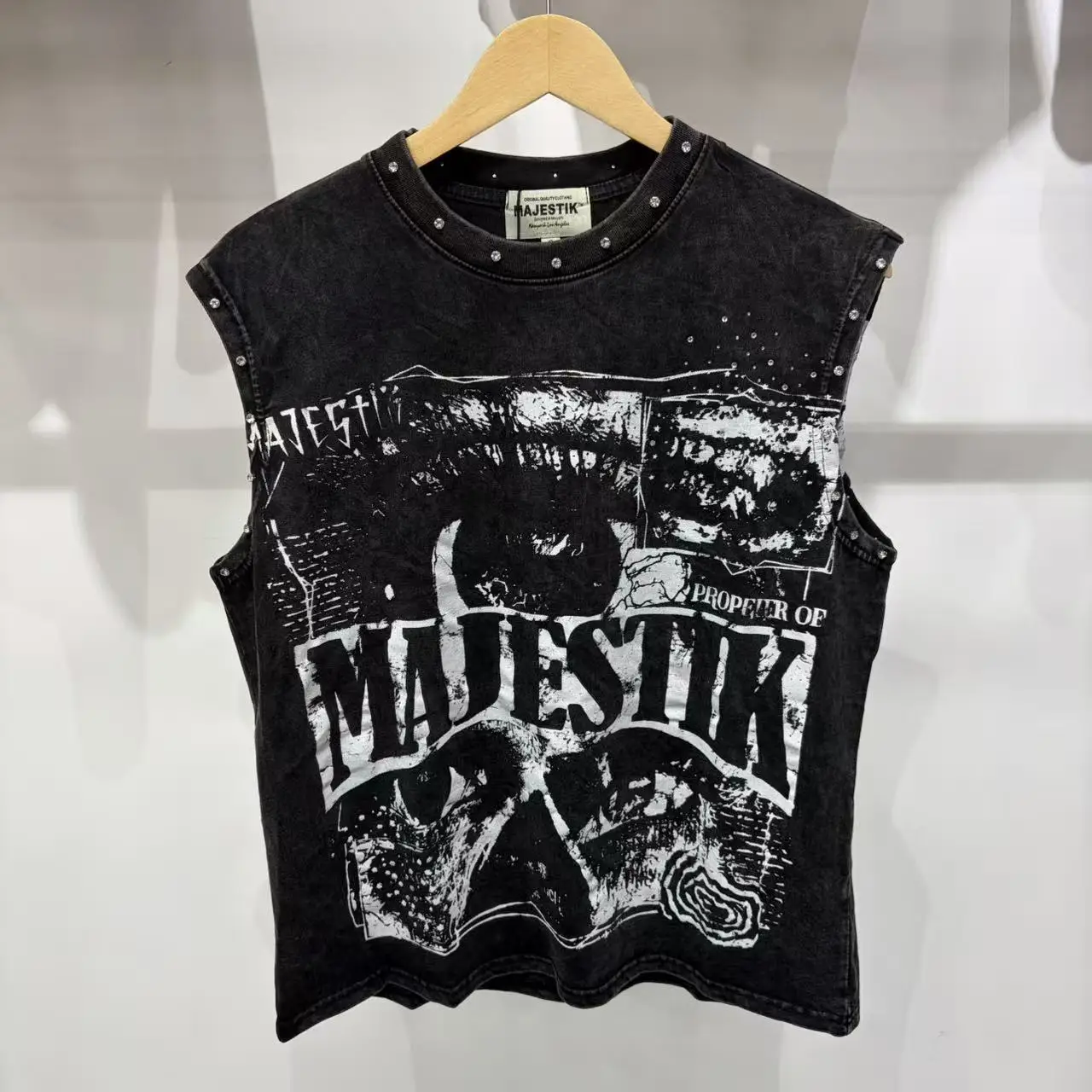 Wash Black Graphic Tank Top Men Summer Gothic Clothing Distressed Sleeveless TShirts Vintage Rhinestone Rivet Hip-hop Vest
Wash Black Graphic Tank Top Men Summer Gothic Clothing Distressed Sleeveless TShirts Vintage Rhinestone Rivet Hip-hop Vest