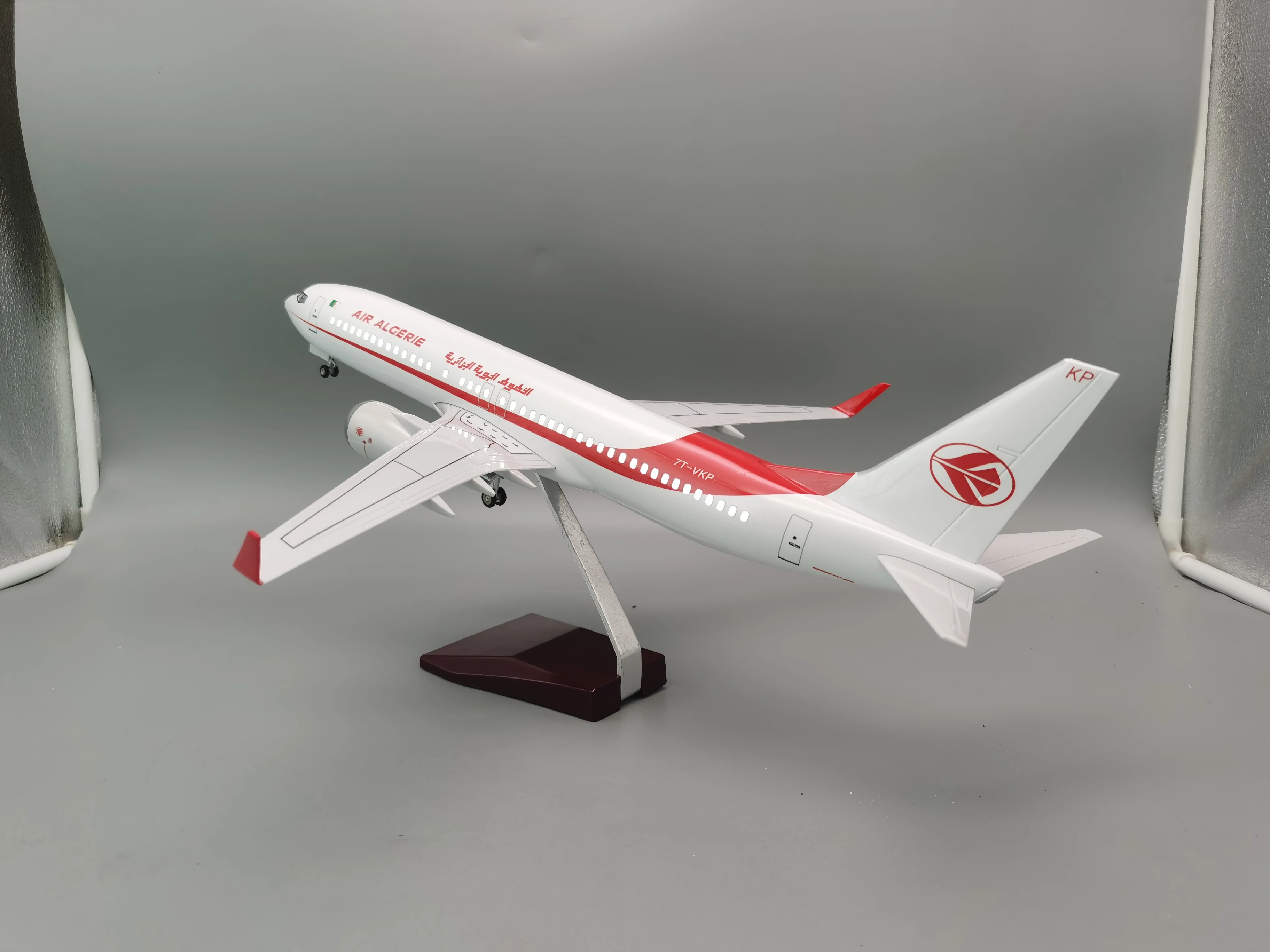 47CM 1/85 Scale B737-800 Model Air Algerie Base Alloy Metal Airplane Airliner Display Stand Adult Boys Collection Displays
47CM 1/85 Scale B737-800 Model Air Algerie Base Alloy Metal Airplane Airliner Display Stand Adult Boys Collection Displays