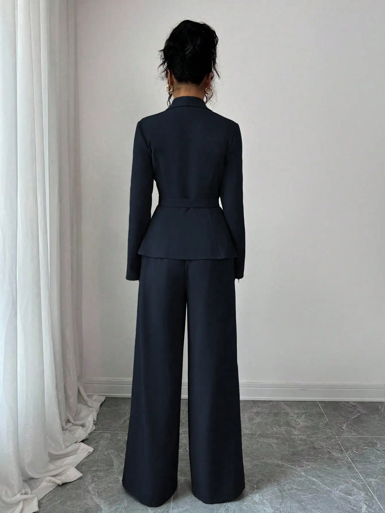 Elegant V-Neck Long Sleeve Blazer And Wide Leg Pants Two Piece Suit For Women
Elegant V-Neck Long Sleeve Blazer And Wide Leg Pants Two Piece Suit For Women