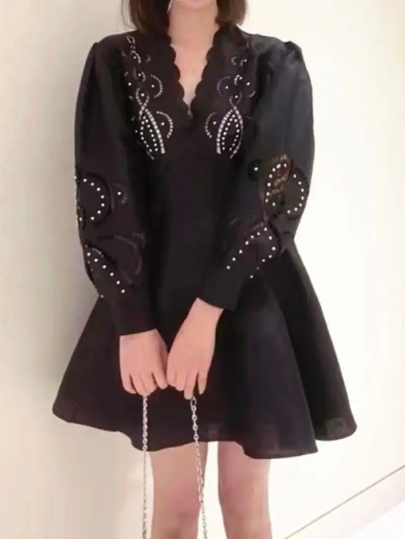 Women Black Mini Robe Diamond Decoration Embroidery Hollow Out V-Neck Puff Sleeve Vintage Summer 2024 Dress
Women Black Mini Robe Diamond Decoration Embroidery Hollow Out V-Neck Puff Sleeve Vintage Summer 2024 Dress