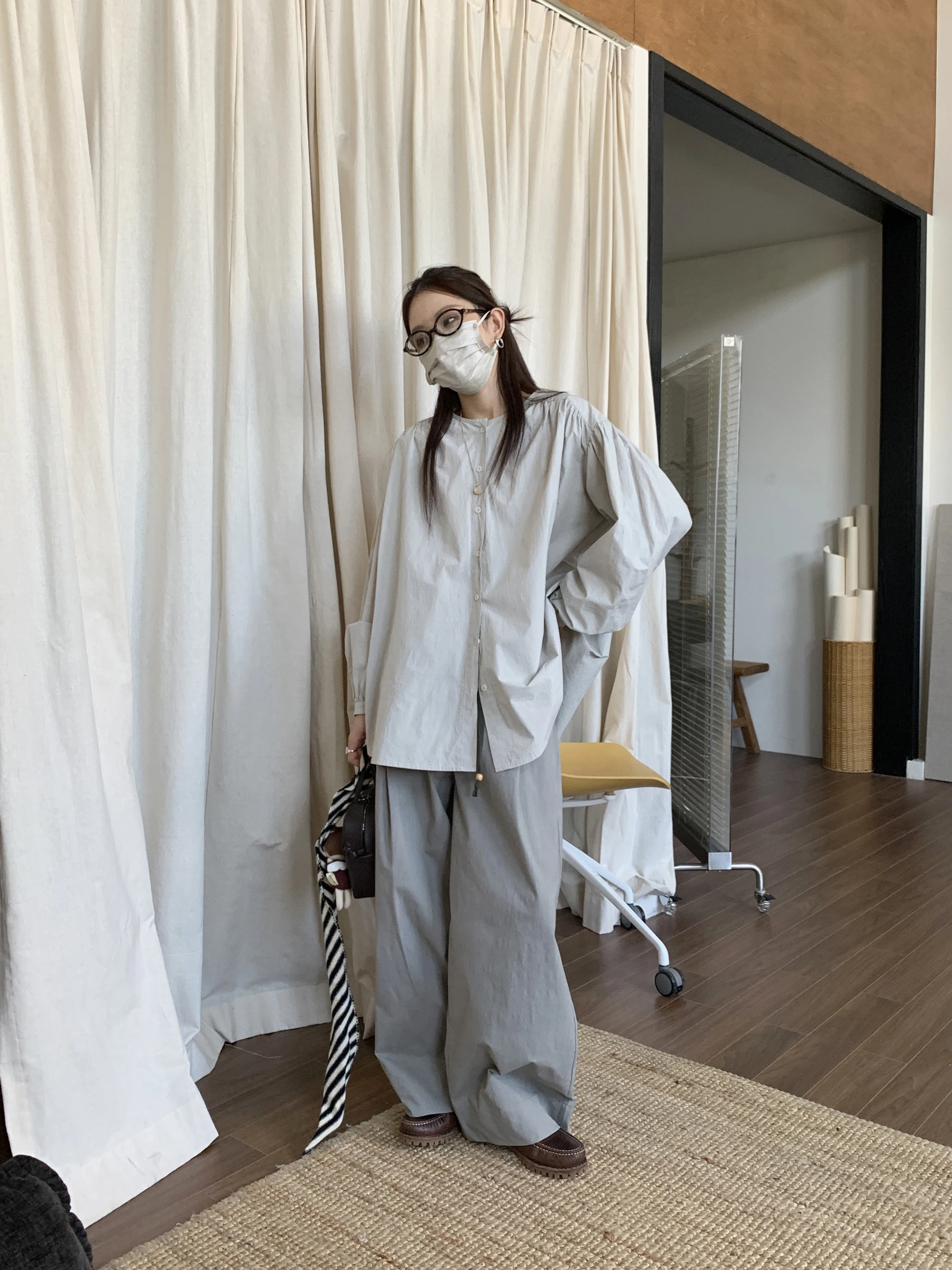 NIZONDAYS Простая женская футболка с круглым вырезом и длинными рукавами, свободного кроя, из высококачественного дышащего чистого хлопка, повседневный топ
NIZONDAYS Простая женская футболка с круглым вырезом и длинными рукавами, свободного кроя, из высококачественного дышащего чистого хлопка, повседневный топ